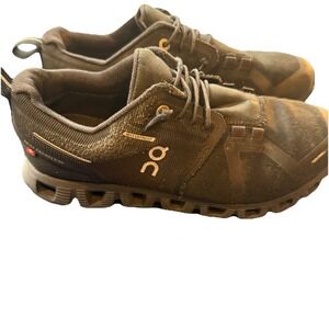 On Running Cloud 5 Waterproof Womens Size 6 Black Sneakers Athletic Gym Shoes